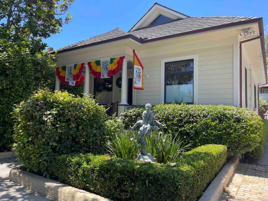 Upscale Downtown Home Walk To Beach Shops Bars 2 Santa Barbara Eksteriør bilde