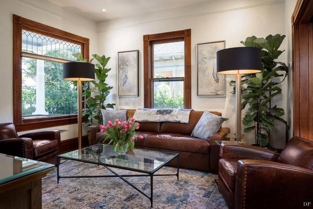 Upscale Downtown Home Walk To Beach Shops Bars 2 Santa Barbara Eksteriør bilde