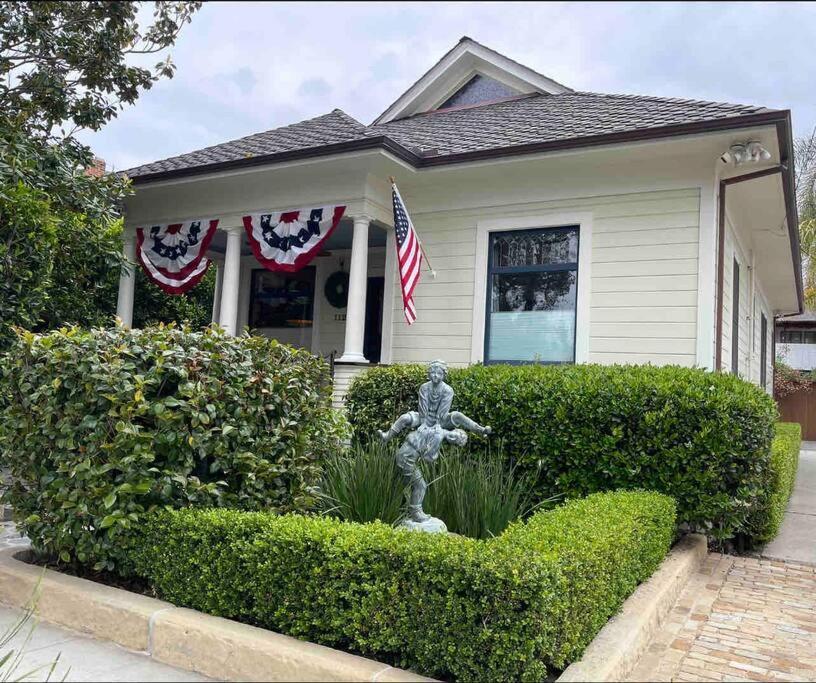 Upscale Downtown Home Walk To Beach Shops Bars 2 Santa Barbara Eksteriør bilde