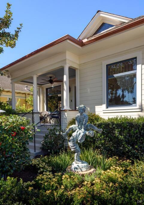 Upscale Downtown Home Walk To Beach Shops Bars 2 Santa Barbara Eksteriør bilde